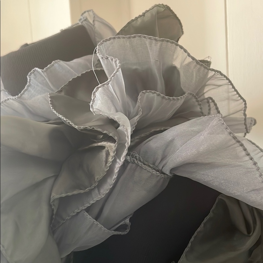Ruffled Gray Scarf - image 4